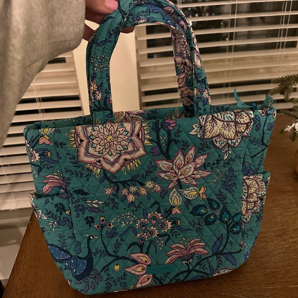 Vera Bradley medium tote